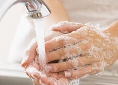 जास्त हात धुतल्याने माणूस आजारी पडू शकतो का? शरीरात कोणत्या समस्या निर्माण होतात?