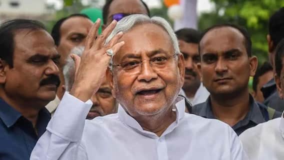 Bihar: Nitish Kumar Submits Resignation, Claims Majority To Form Govt