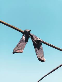 Clothes Hacks : कपड्यांना नवीनसरखं ठेवायचंय? या टिप्स ट्राय करा!