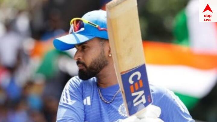 চার নম্বর স্লটে ব্যাটিং করতে দেখা যাবে শ্রেয়স আইয়ারকে। ওয়ান ডে ফর্ম্য়াটে চ্যাম্পিয়ন্স ট্রফিতেও ডানহাতি ব্যাটারই সর্বাধিক রানের মালিক ছিলেন।