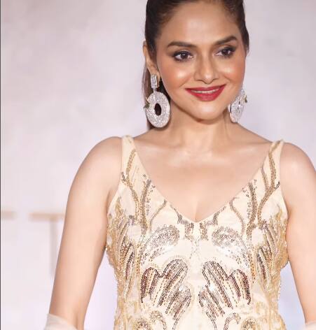 Madhu also posed fiercely for the paparazzi. The actress is currently dominating social media.