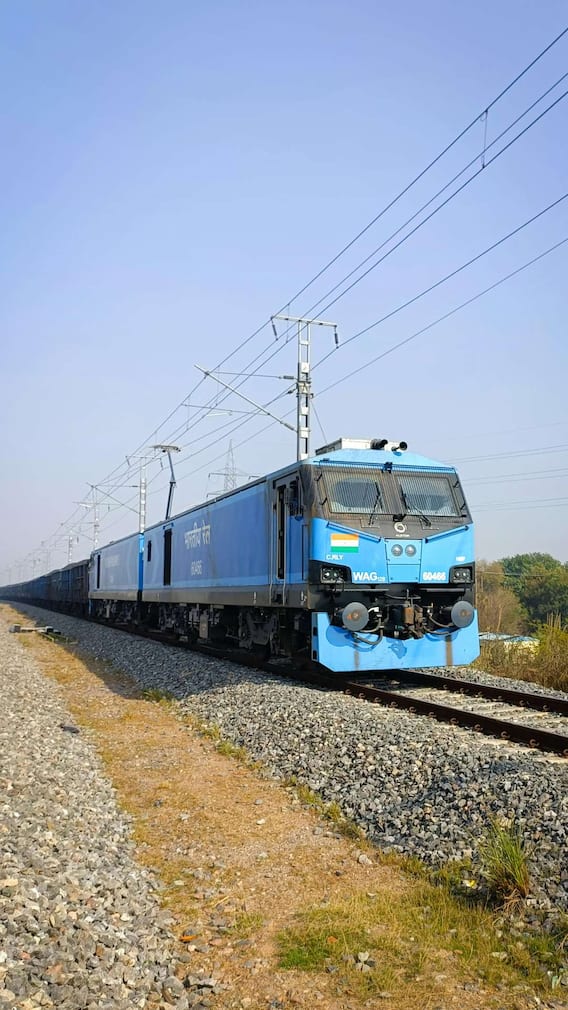 भारत में कुल कितनी ट्रेनें हैं?