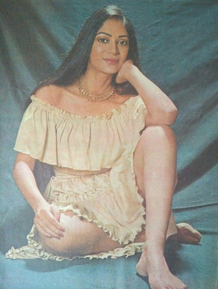After 'Tarzan Goes to India', he also started working in Hindi films and gradually created a distinct identity for himself. Some of his special films include 'Mera Naam Joker', 'Namak Haraam', 'Siddharth', 'Karz', 'Naseeb', and 'Insaaf Ka Tarazu'. The special thing was that Simi played such characters in her films which were different from other actresses of that era. She was known for her outspoken style and confidence, especially one of her topless scenes in the film 'Mera Naam Joker' created a lot of discussion at that time.
