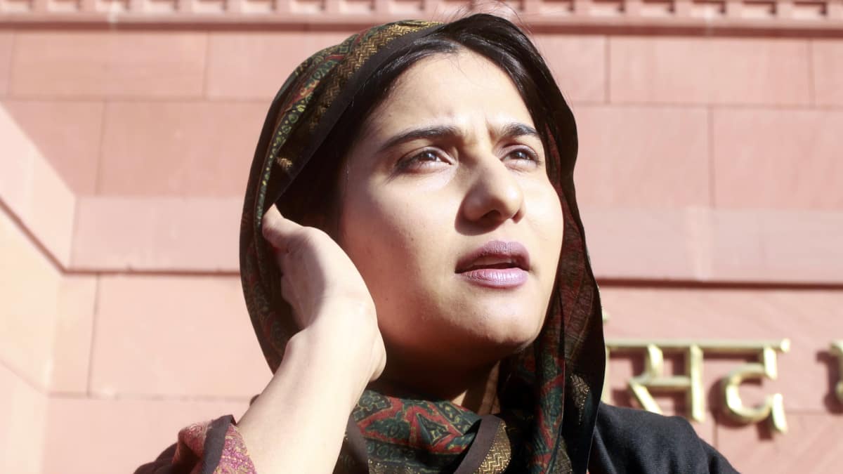 'इसमें कोई धार्मिक एंगल नहीं लेकिन सीएम किसी को...' नीतीश कुमार पर भड़कीं इकरा हसन