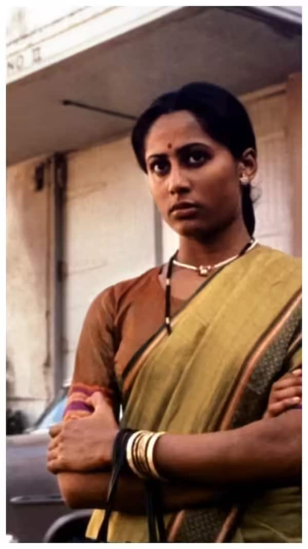 Of which the Padmashree Award received in 1985 was the most prominent. She received two National Film Awards for Best Actress ('Bhumika' and 'Chakra') for the film.