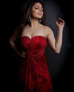 टीवी की 'मधुबाला' की 10 तस्वीरें, ग्लैमर देख खो बैठेंगे होश, छोटे पर्दे से दूर कर रही हैं ये काम