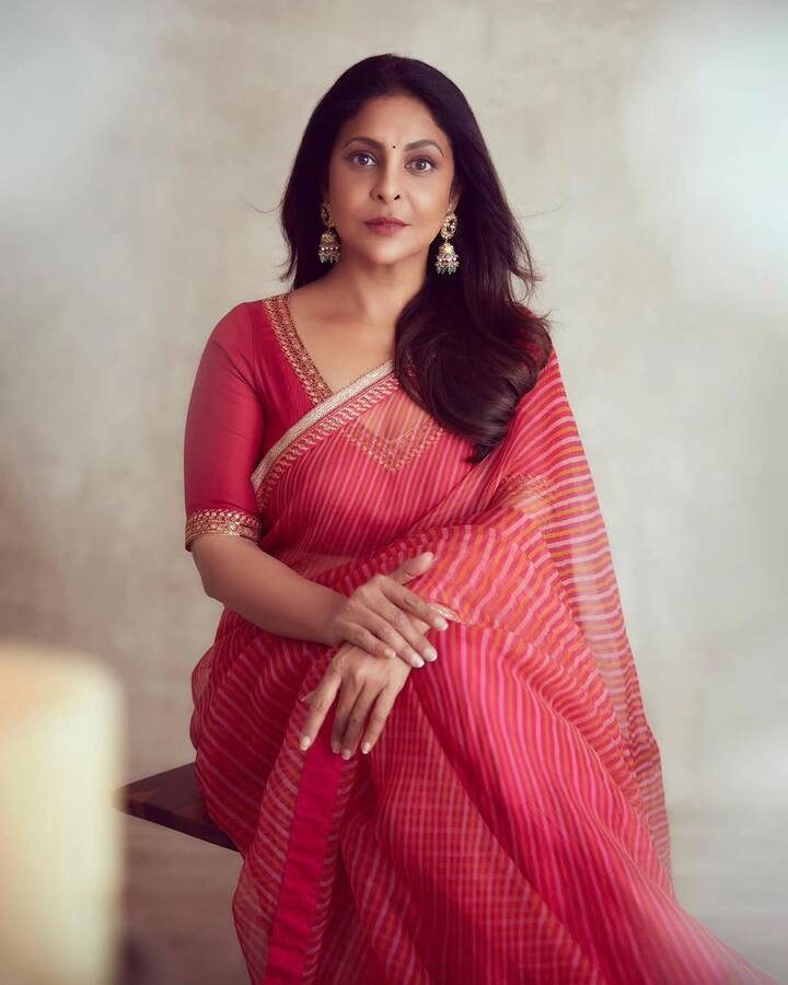 इस सीरीज के जरिए उन्होंने ओटीटी की दुनिया में कदम रखा. इसके बाद शेफाली शाह की इस क्राइम को बहुत पसंद किया गया और इससे एक्ट्रेस की पॉपुलैरिटी में भी काफी इजाफा हुआ. ओटीटी पर ह्यूमन, जलसा, थ्री ऑफ अस और डार्लिंग्स जैसी फिल्में करने के बाद अब वो ओटीटी की महंगी एक्ट्रेसेस की लिस्ट में शुमार हैं.