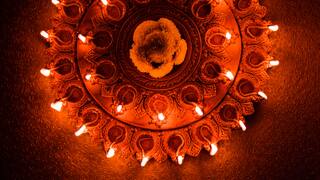Diwali 2025: Bring Prosperity Home By Decorating Your Main Entrance With These Auspicious Items