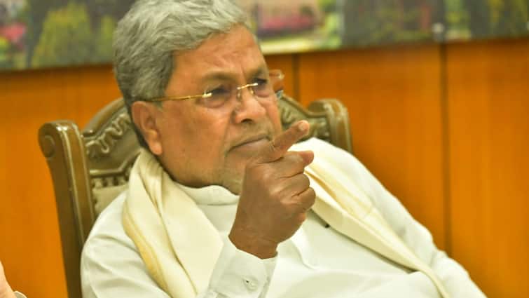 <div>'They Know All Because They're Infosys?': Siddaramaiah Slams Murthys On Caste Survey</div>