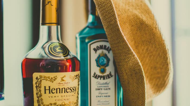 बीयर की खासियत यह है कि इसे कुछ हफ्तों में तैयार किया जा सकता है और इसका अल्कोहल कंटेंट कम होता है, आमतौर पर 4-7 प्रतिशत.