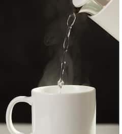 ਸਵੇਰੇ-ਸਵੇਰੇ ਕਰ ਤਾਂ ਨਹੀਂ ਰਹੇ ਇਹ ਗਲਤੀ! ਜਾਣੋ ਜ਼ਿਆਦਾ ਗਰਮ ਪਾਣੀ ਪੀਣ ਨਾਲ ਸਿਹਤ ਨੂੰ ਹੁੰਦੇ ਕਿਵੇਂ ਦੇ ਨੁਕਸਾਨ