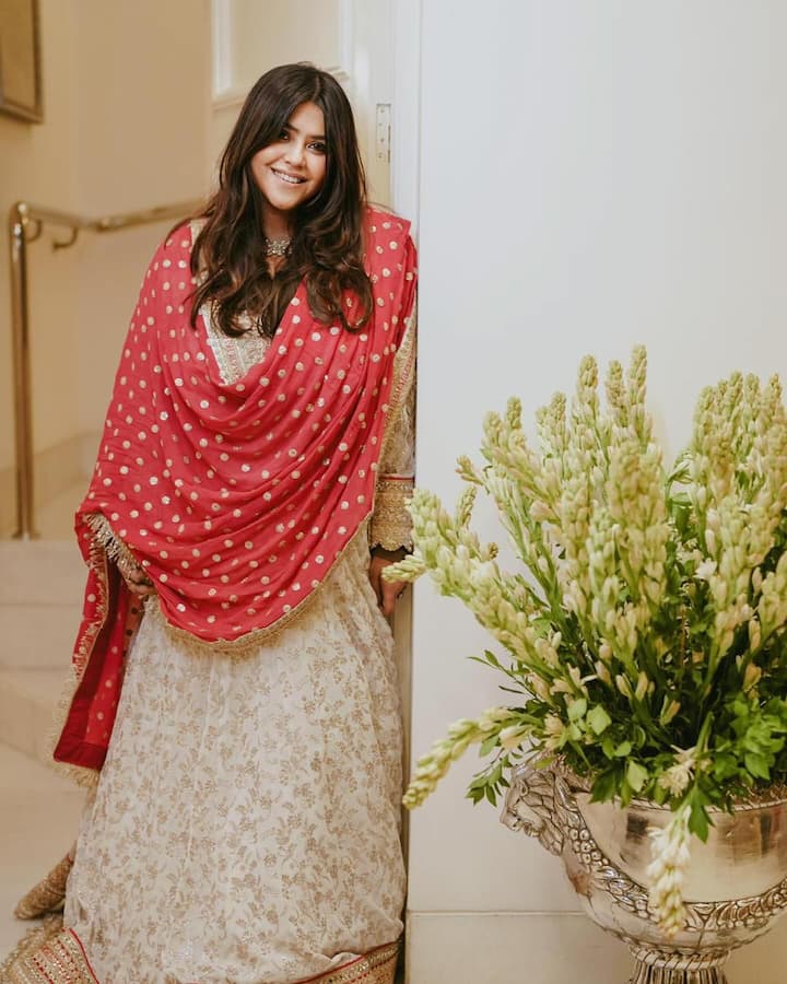 This list is incomplete without Ekta Kapoor, because her Diwali parties are always very special and memorable. On this occasion, many big stars of Bollywood and TV industry gather at his house. Every year, pictures and videos of their party become increasingly viral on social media, due to which fans get to see the joy of this wonderful Diwali of the stars.