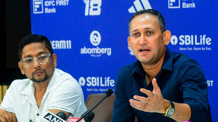 <div>'Not On Trial': Ajit Agarkar Comments On Kohli, Rohit's Status Ahead Of IND vs AUS ODIs</div>