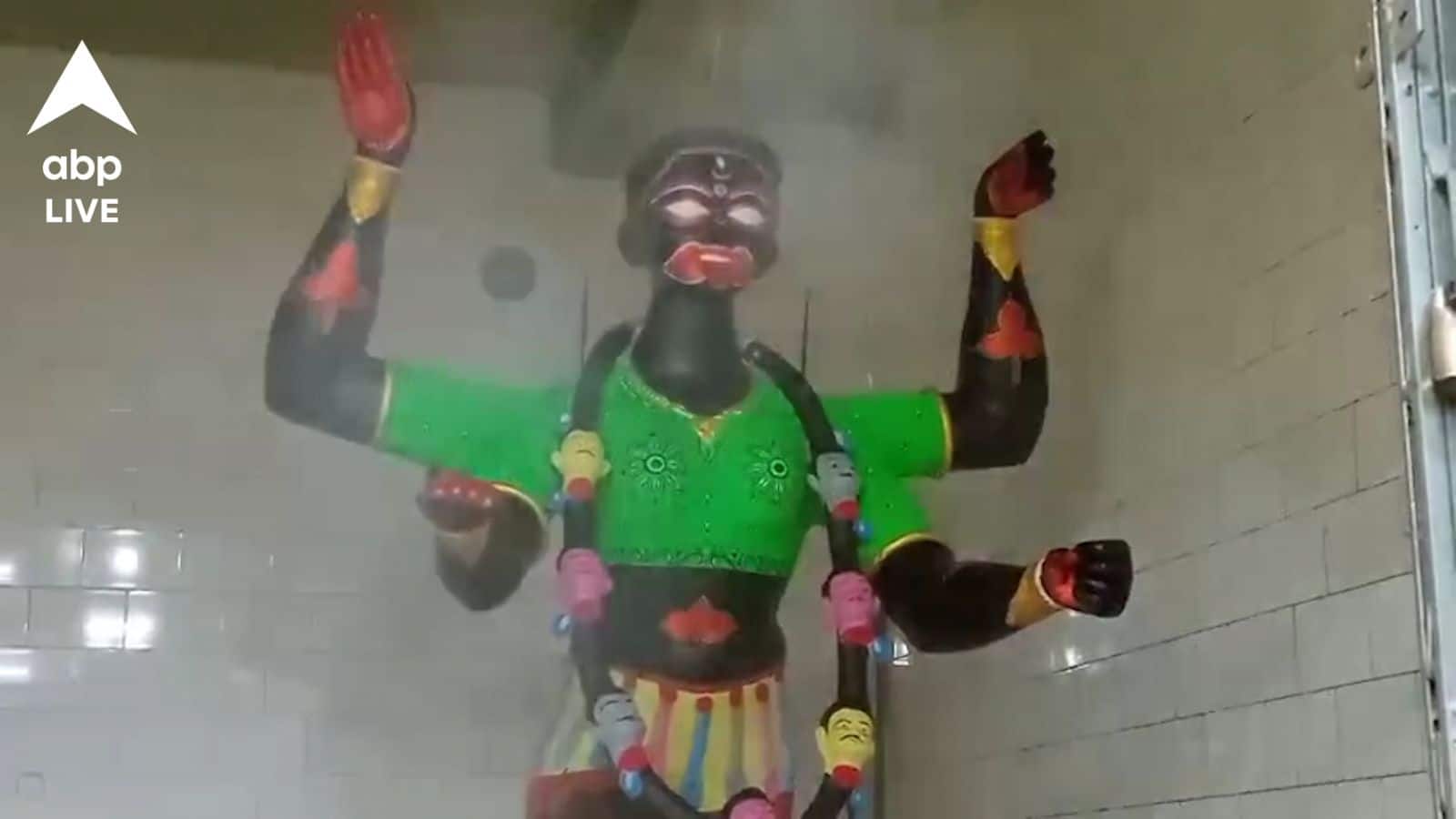 Kali Puja 2025: শিকলে বেঁধে রাখা হতো কালীকে, স্বপ্নাদেশ পেয়ে মন্দির প্রতিষ্ঠা, জ্বালানো যায় না বৈদ্যুতিক আলো