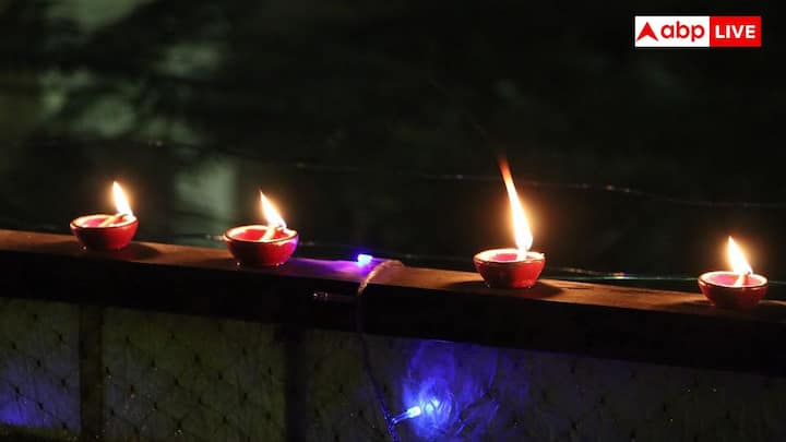 जब भगवान राम 14 साल के वनवास से लौटे थे, तो अयोध्या वासियों ने पटाखों से नहीं बल्कि तेल के दीयों की कतारें जलाकर उनका स्वागत किया था.