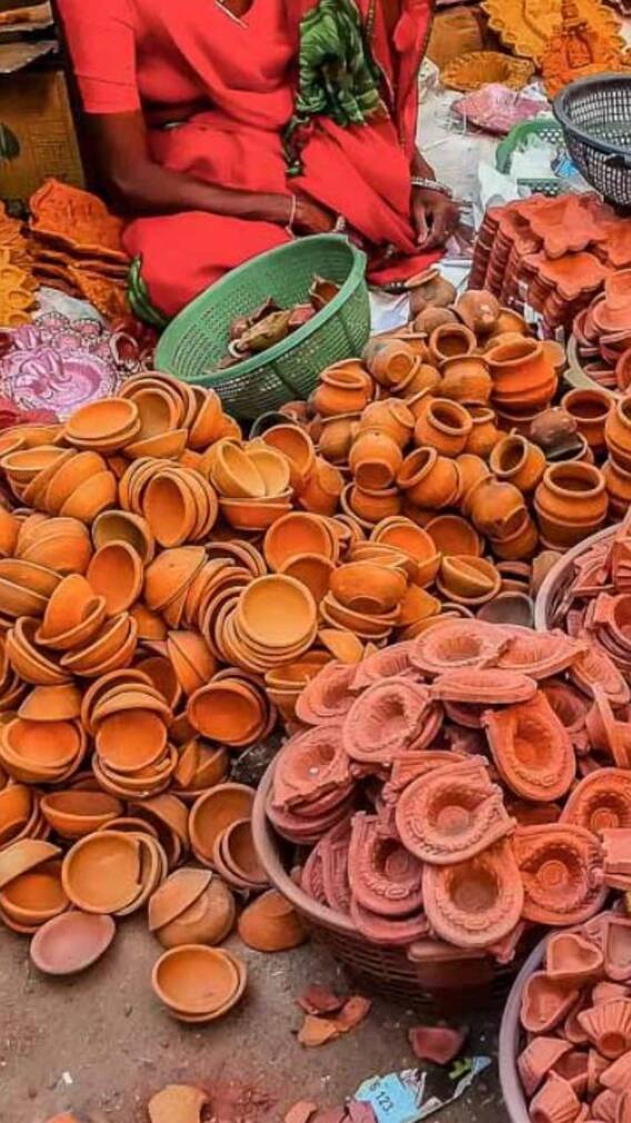 होम डेकोर के लिए धनतेरस पर दिल्ली के बेस्ट मार्केट्स में शॉपिंग करें