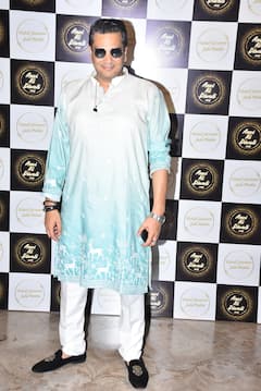 अंकिता लोखंडे-विक्की जैन ने रखी शानदार दिवाली पार्टी, बाबिल लगे हैंडसम तो तेजस्वी प्रकाश ने बिखेरा जलवा