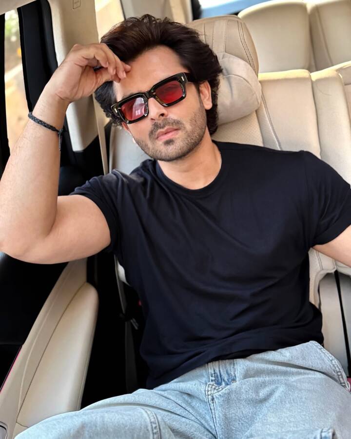 इस दौरान शोएब अपनी वाइफ का खास ख्याल रखते हुए नजर आए. अब अपने लेटेस्ट व्लॉग में एक्टर रिश्तेदारों को लेकर इमोशनल होते नजर आए.