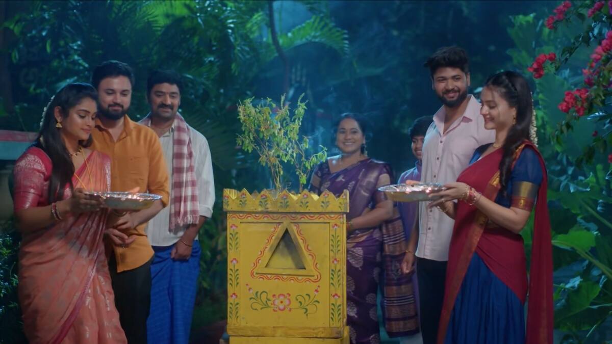 Chinni Serial Today October 17th: చిన్ని సీరియల్: మ్యాడీ ఇంటికి వెళ్తాడా? దేవా వార్నింగ్.. మధు, మహిల దీపావళి వేడుకలో ట్విస్ట్!