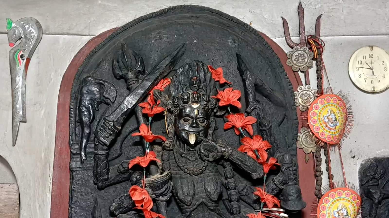 Kali Puja 2025: দেবীর পাথরের মূর্তিতেই ফুটে ওঠে শিরা-ধমনী! বর্ধমানের কঙ্কালেশ্বরী কালী মন্দির ঘেরা অলৌকিক ঘটনায়!
