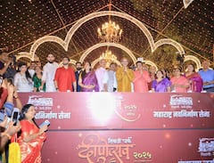 मनसेचा दीपोत्सव,नात्याचा उत्सव, उद्धव ठाकरे- राज ठाकरे कुटुंबीय एकाच फ्रेममध्ये, ठाकरे बंधूंच्या कार्यकर्त्यांच्या डोळ्याचं पारणं फेडणारा क्षण