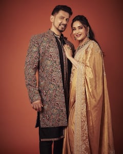 माधुरी दीक्षित की शादी की 10 तस्वीरें, 26 साल पहले डॉ नेने से रचाई थी वेडिंग