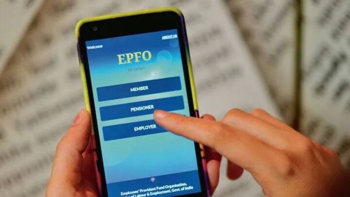 पहले आप एक साथ पूरा पैसा निकाल सकते थे. लेकिन इसके लिए नौकरी जाने के दो महीने बाद का इंतजार जरूरी था. लेकिन अब यह लिमिट बदल दी गई है. इसका मकसद यह है कि लोग बार-बार पीएफ निकालकर अपनी सर्विस में गैप न करें.