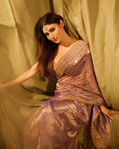 ग्लैमर क्वीन मौनी रॉय की 7 बेहद खूबसूरत तस्वीरें, जिन्हें देख दिल हार जाएंगे आप