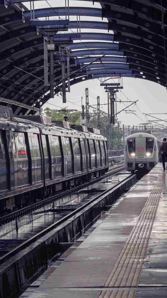 दिल्ली मेट्रो या मुंबई लोकल, जानें कौन-सा रेल नेटवर्क ज्यादा लंबा?