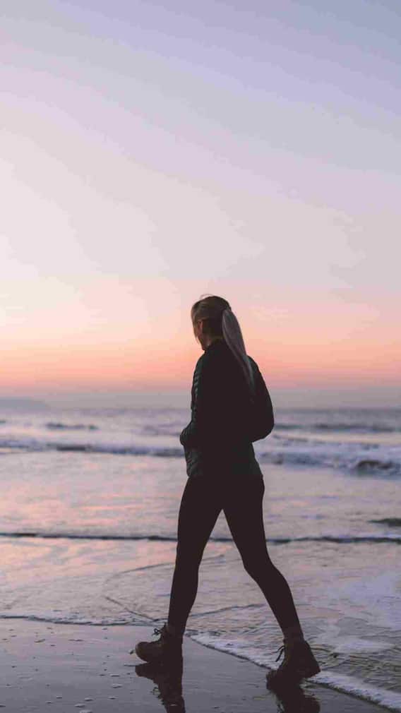 10,000 पावलं चालल्यास किती अंतर पूर्ण होते?