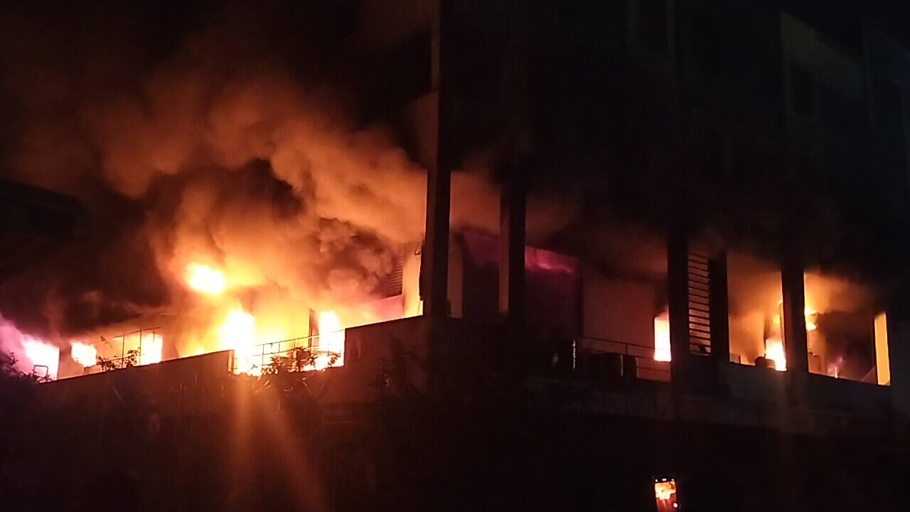 Hyderabad Latest News: హైదరాబాద్లోని దూలపల్లి పారిశ్రామికవాడ అగ్ని ప్రమాదంలో నిర్లక్ష్యం ఎవరిది? అధికారులదా? కంపెనీదా?