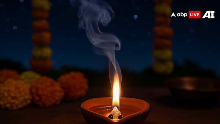 वास्तु दोष की स्थिति तब उत्पन्न होती है, जब घर के पांच तत्व पृथ्वी, आकाश, जल, अग्नि और भूमि आपसे में असंतुलन हो जाए. इस धनतेरस पांच दीए इन पांच तत्वों को संतुलन करने का काम करेंगे.