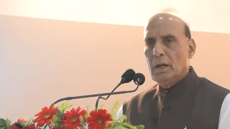 <div>'Once Known For Gunda Raj, UP Now Exemplary State': Rajnath Singh Hails Yogi For BrahMos Lucknow Unit</div>