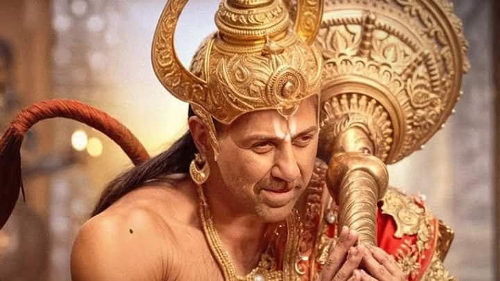 नितेश तिवारी की फिल्म 'रामायण' सबसे ज्यादा चर्चा में रहने वाली फिल्मों में से एक बन गई है. यह फिल्म दो हिस्सों में रिलीज की जाएगी. पहला भाग 2026 में और दूसरा भाग 2027 में रिलीज किया जाएगा, जिसकी जानकारी खुद फिल्म के प्रोड्यूसर नमित मल्होत्रा ने सोशल मीडिया पर शेयर की थी. इसमें सनी देओल भी बेहद अहम रोल में दिखने वाले हैं.