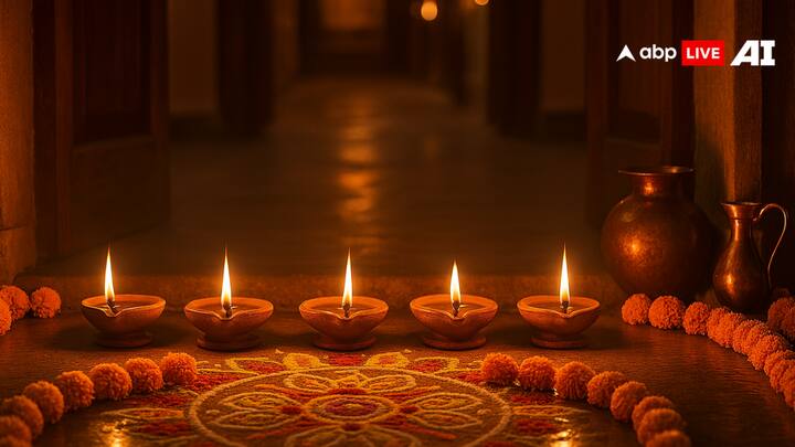 Dhanteras 2025: धनतेरस की शाम हर कोई अपने घर के बाहर एक यम का दीपक जरूर जलाता है. इस धनतेरस यम दीपक से जुड़ा ये उपाय आपके घर में वास्तु दोष की समस्याओं को खत्म कर सुख-समृद्धि का आशीर्वाद देगा.