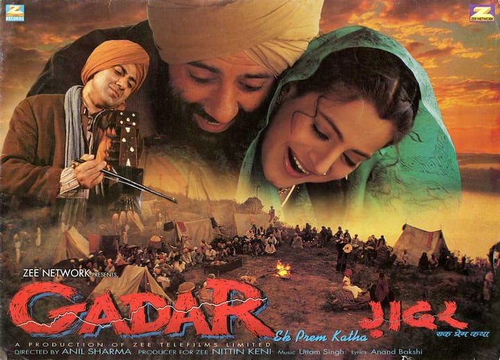 गदर: एक प्रेम कथा (2001)- सनी देओल की सबसे बड़ी ब्लॉकबस्टर फिल्मों में से एक गदर ने इतिहास रच दिया था. इसमें उनका तारा सिंह का किरदार आज भी लोगों के ज़ेहन में है. देशभक्ति और प्रेम कहानी का यह संगम दर्शकों को आज भी भावुक कर देता है. यह फिल्म ज़ी5 पर देखी जा सकती है.