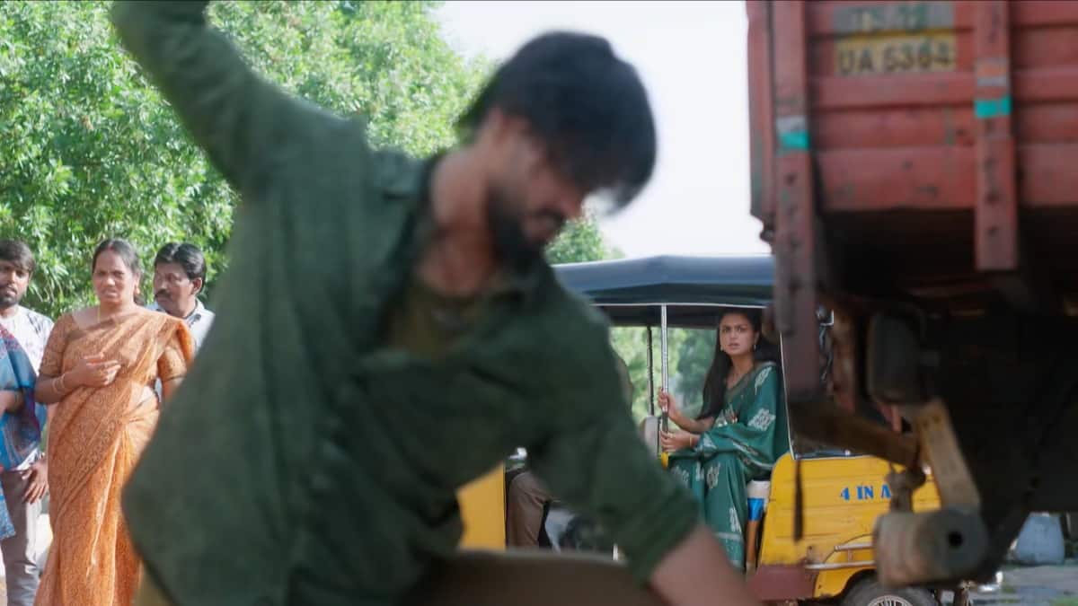 Nuvvunte Naa Jathaga Serial Today October 18th: నువ్వుంటే నా జతగా: దేవా రౌడీయిజం వీడడా? మిథున కలలు చెదిరేనా? ఎమ్మెల్యే కొడుకుని నడిరోడ్డు మీద కొట్టిన దేవా!  :