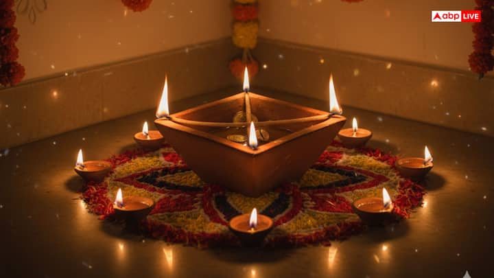 दक्षिण दिशा में यम के नाम का चौमुखी दीपक जलाना शुभ माना जाता है. इसे जलाने से परिवार पर अकाल मृत्यु, कष्ट और अशुभता का प्रभाव कम होता है. धनतेरस की शाम प्रदोष काल में यम दीपक जलाना बहुत शुभ माना जाता है. दीपक जलाने का शुभ समय शाम 5 बजकर 48 मिनट से 7 बजकर 4 मिनट तक रहेगा.