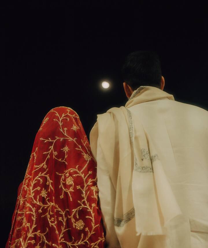 Recently, Zaira has given information about her marriage by sharing beautiful pictures on her Instagram. After seeing these pictures of the 24 year old actress, fans are congratulating her.