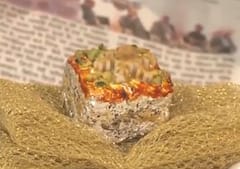 શું તમે આ સોનાની મીઠાઈ ખાશો? 1 કિલોનો ભાવ ₹1,11,000 છે! લોકો બોલ્યા- ‘મીઠાઈ ખાવાની કે ગળામાં પહેરવાની?’