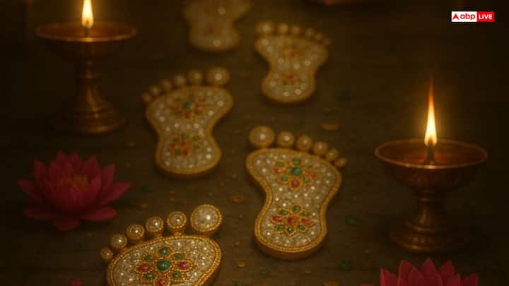 शक्तिशाली मंत्र का जाप करें यम दीपदान करते समय यह श्लोक पढ़ना अत्यंत शुभ माना गया है — “मृत्युनाऽ पाशहस्तेन कालेन भार्या सह. त्रयोदशीं दीपदानात् सूर्यजः प्रीयतामिति॥” इस मंत्र के जाप से यमराज प्रसन्न होते हैं और व्यक्ति के जीवन में दीर्घायु, सुरक्षा और मानसिक शांति आती है.