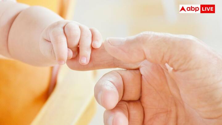 भ्रूण के सफलतापूर्वक निर्मित हो जाने के बाद उसे मां के गर्भाशय में इंप्लांट कर दिया जाता है. इससे मां बच्चे को पूरी अवधि तक गर्भ में रख पाती है. इससे यह सुनिश्चित होता है कि बच्चा तीन योगदानकर्ताओं के डीएनए के संयोजन को धारण करते हुए प्राकृतिक गर्भाशय वातावरण में विकसित होता है.