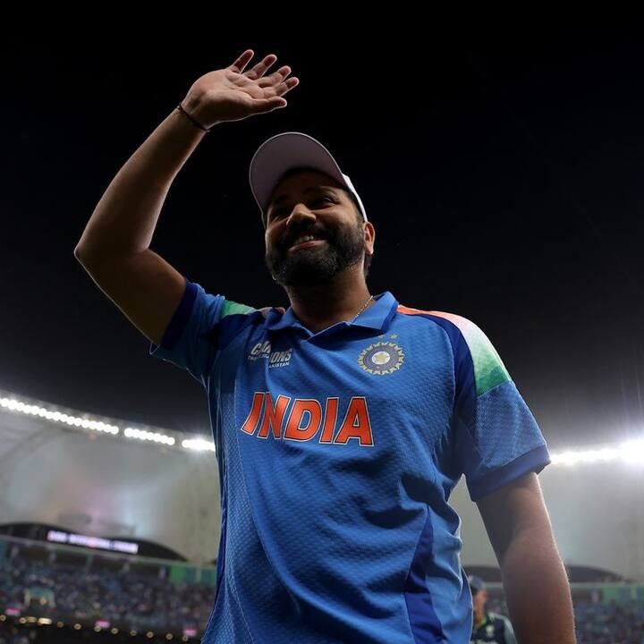 रोहित शर्मा ऑस्ट्रेलियाविरुद्ध खेळताना नेहमीच आक्रमक खेळतो. त्याने ऑस्ट्रेलियाविरुद्ध 46 वनडे सामने खेळले असून 2407 धावा केल्या आहेत. त्यात 8 शतकं आणि 9 अर्धशतकांचा समावेश आहे.