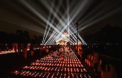 दिल्ली: कर्तव्य पथ पर दीपोत्सव का अद्भुत नजारा, डेढ़ लाख दीयों से रोशन हुई राजधानी, देखें तस्वीरें