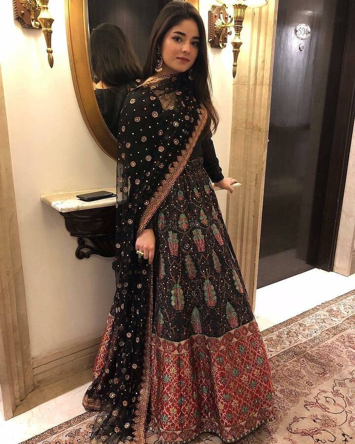 Let us tell you that these days Zaira is in the news a lot about her personal life. He has started a new life by getting married.