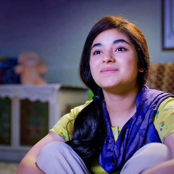 आता तिच्या लग्नाच्या बातमीमुळे चाहत्यांमध्ये पुन्हा एकदा उत्सुकता निर्माण झाली आहे. अनेकांनी तिच्या नव्या आयुष्याला शुभेच्छा देत तिच्या पोस्टवर शुभेच्छांचा वर्षाव केला आहे.