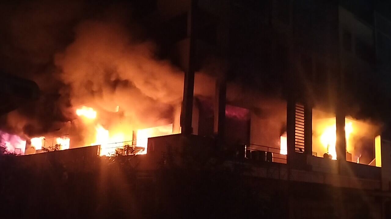 Hyderabad Latest News: హైదరాబాద్లోని దూలపల్లి పారిశ్రామికవాడ అగ్ని ప్రమాదంలో నిర్లక్ష్యం ఎవరిది? అధికారులదా? కంపెనీదా?