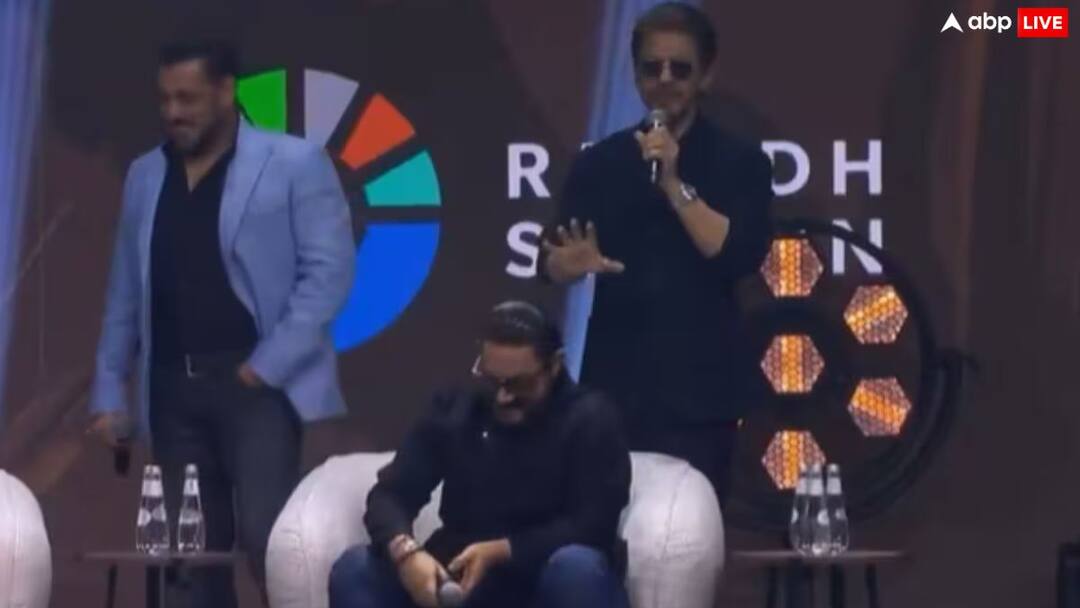 Viral Video: शाहरुख खान ने बीच में ही रोक दिया आमिर खान का गाना, वीडियो हो रहा है वायरल