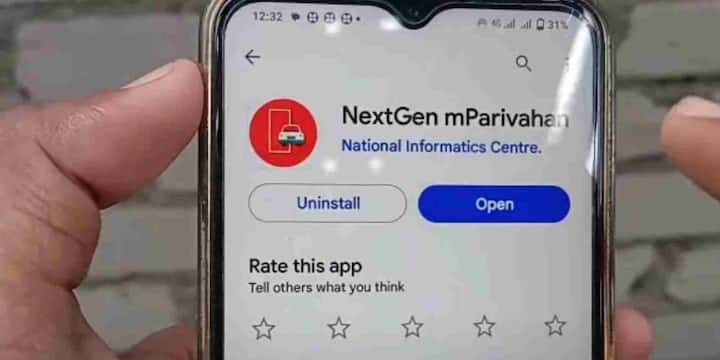 इस तरह आप अपने सभी वाहन से जुड़े दस्तावेज़ फोन में सुरक्षित रख सकते हैं. इससे न सिर्फ कागज़ रखने की झंझट खत्म होती है बल्कि ट्रैफिक चेकिंग के समय अगर आपसे RC या DL मांगा जाए तो आप मोबाइल ऐप में दिखाकर चालान से भी बच सकते हैं. सबसे खास बात यह है कि mParivahan ऐप को भारत सरकार द्वारा प्रमाणित किया गया है इसलिए पुलिस और ट्रैफिक अधिकारी इसे वैध मानते हैं.