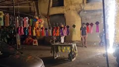 Dadar Power Cut : ऐन दिवाळीत दादर माहीमध्ये बत्ती गुल, नागरिकांनी मेणबत्त्या पेटवल्या, कंदिलाची  अंधारात विक्री